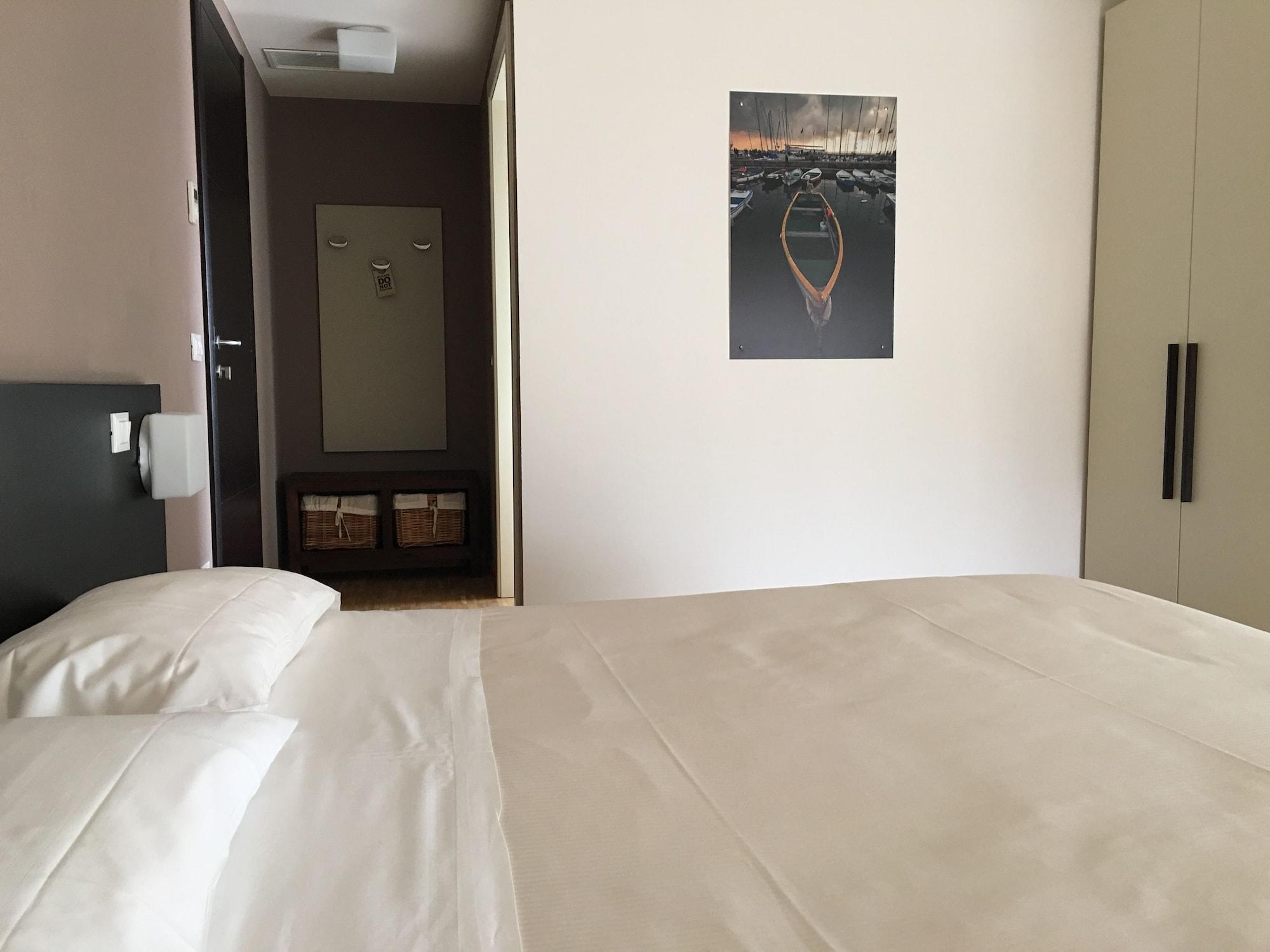 Vialeromadodici Rooms & Apartments Lazise Luaran gambar