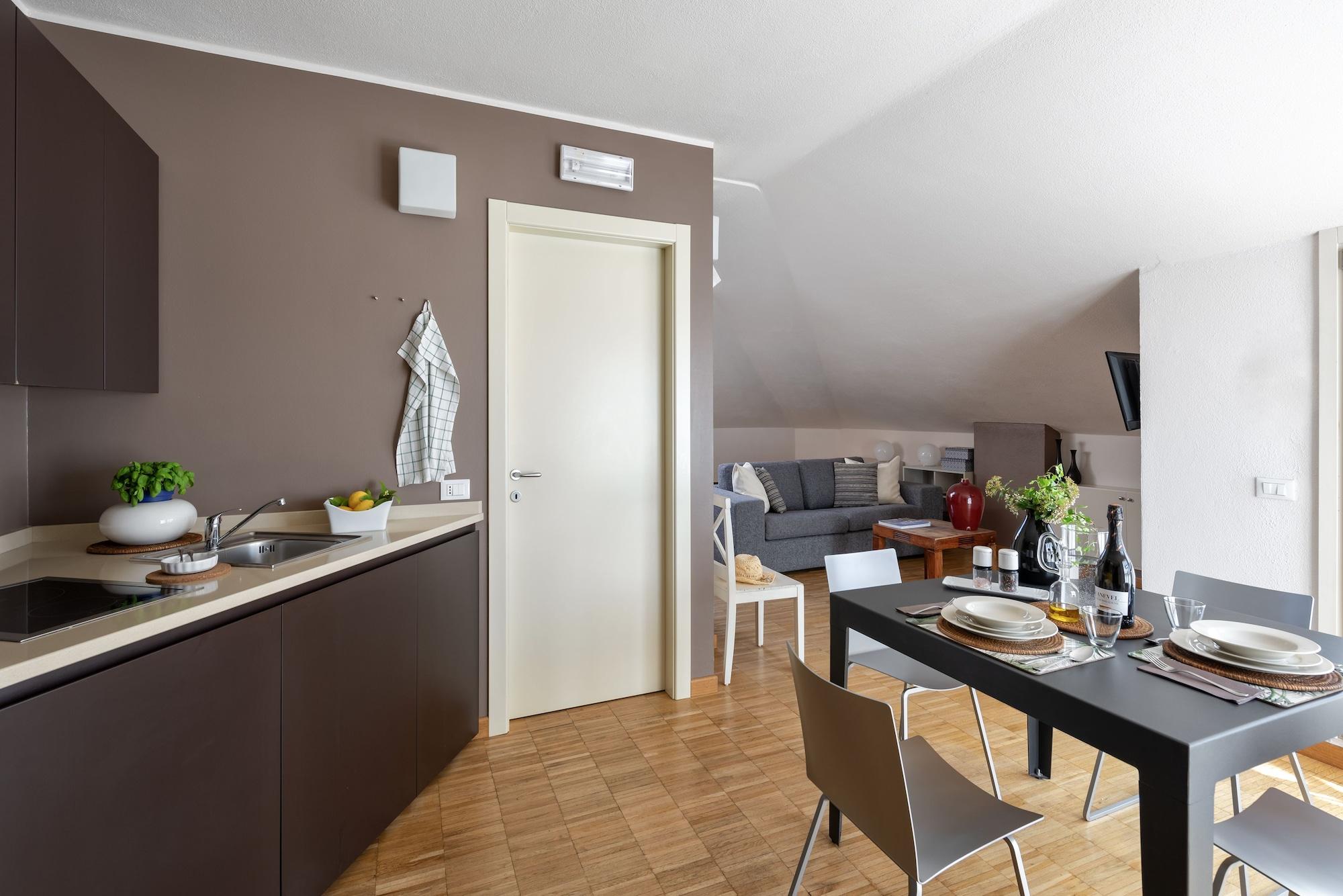 Vialeromadodici Rooms & Apartments Lazise Luaran gambar