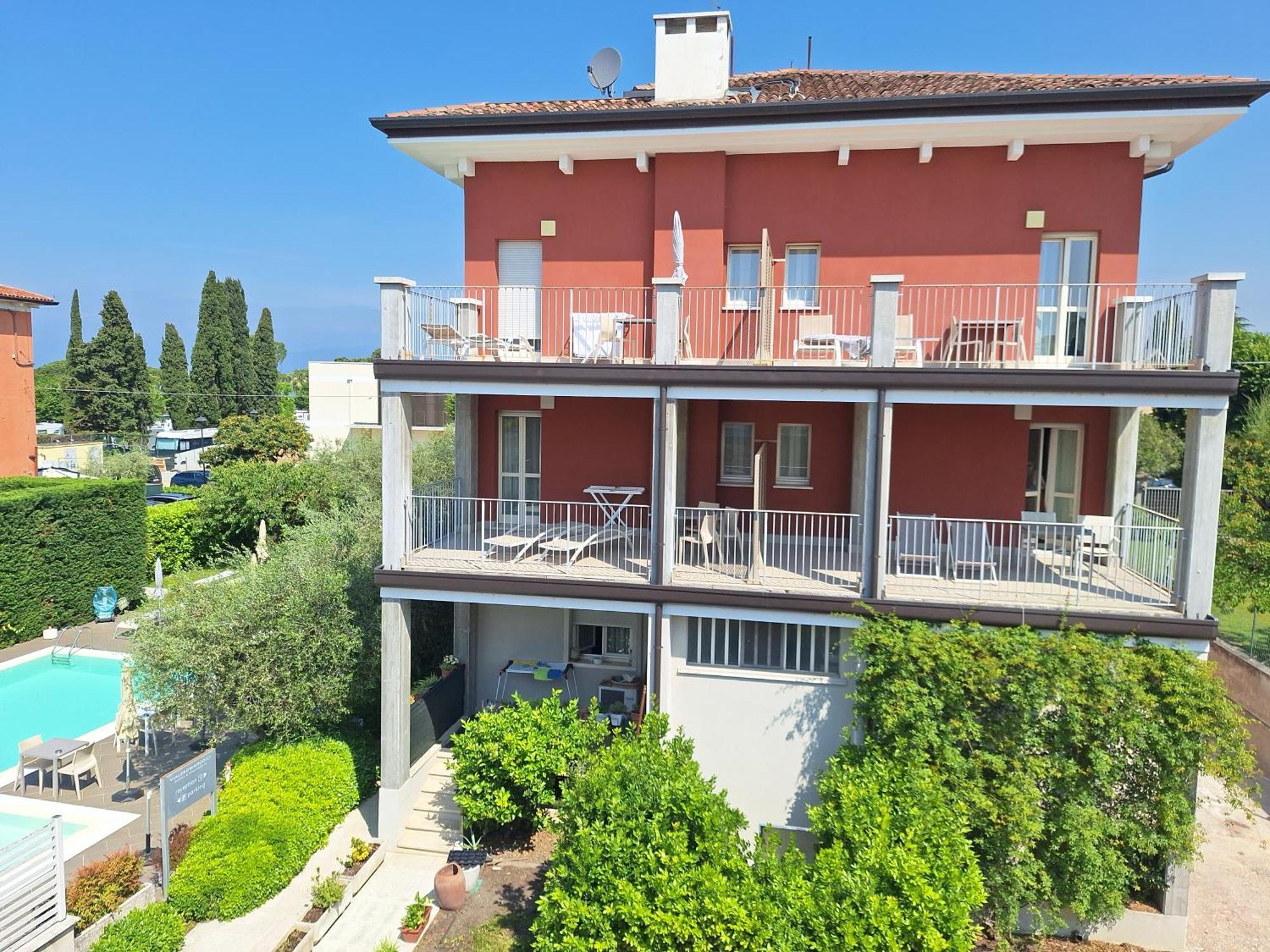 Vialeromadodici Rooms & Apartments Lazise Luaran gambar