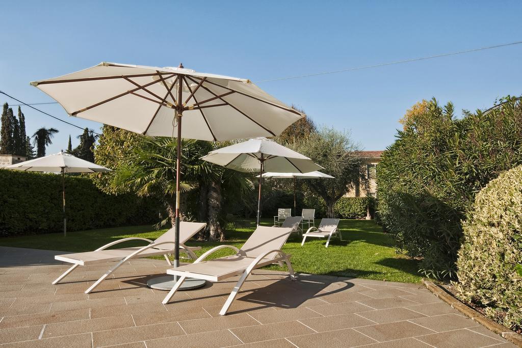 Vialeromadodici Rooms & Apartments Lazise Luaran gambar