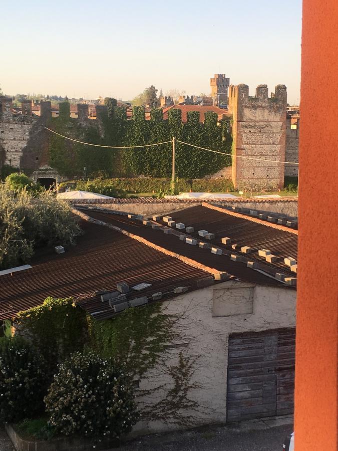 Vialeromadodici Rooms & Apartments Lazise Bilik gambar