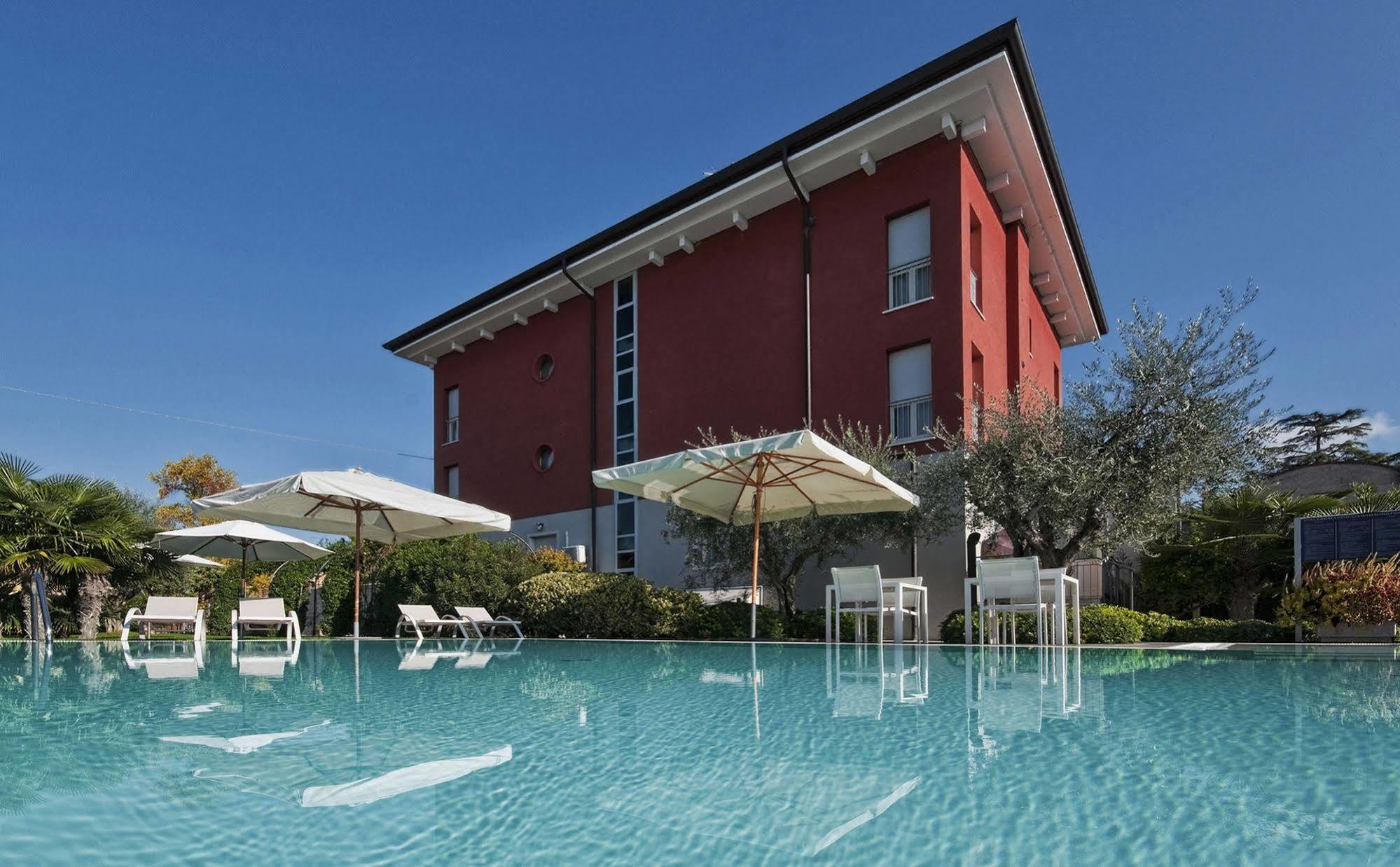 Vialeromadodici Rooms & Apartments Lazise Luaran gambar